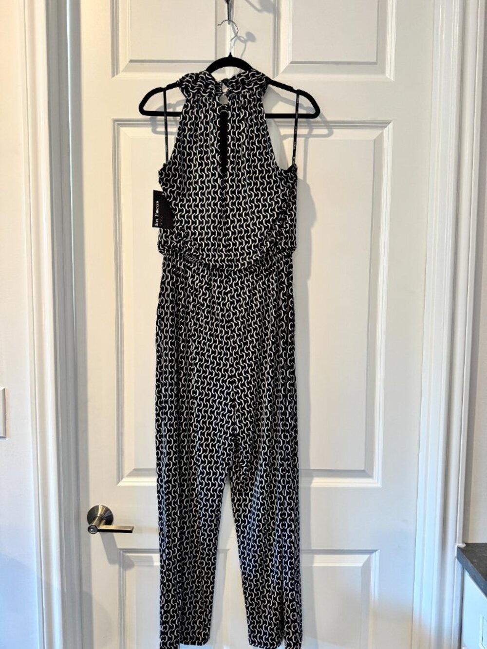 Enfocus Studio NWT Black & White Geometric Halter Jumpsuit - Size 12 - Picture 4 of 11